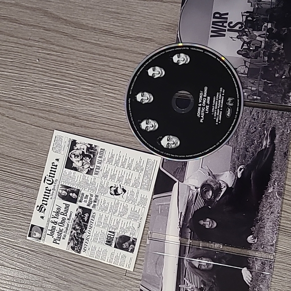 Exellent Condition John & Yoko Plastic Ono Band CD - Picture 3 of 3